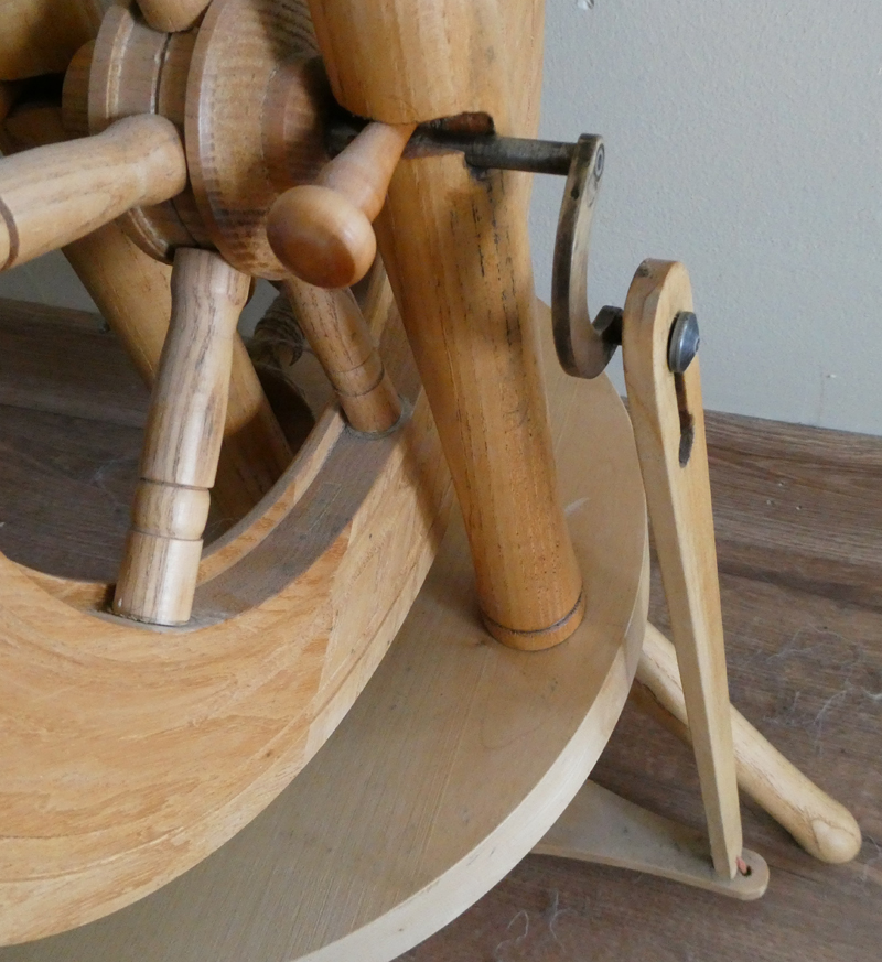 Hamish Poulson upright Shetland spinning wheel - footman